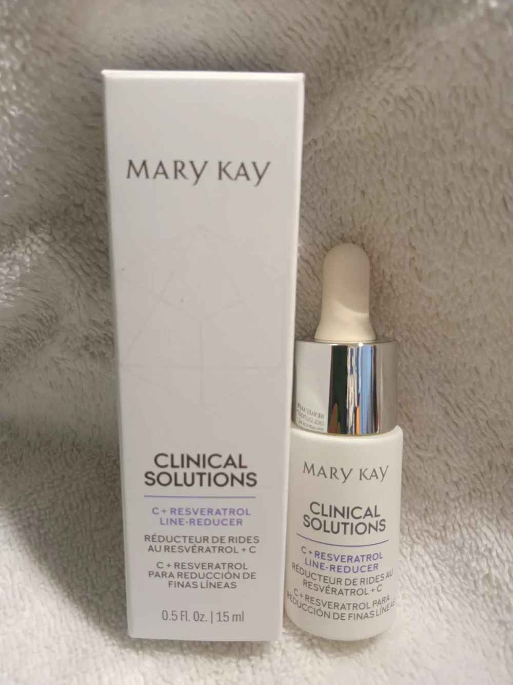 Mary Kay Clinical Solutions C+ Resveratrol Line-Reducer – White
